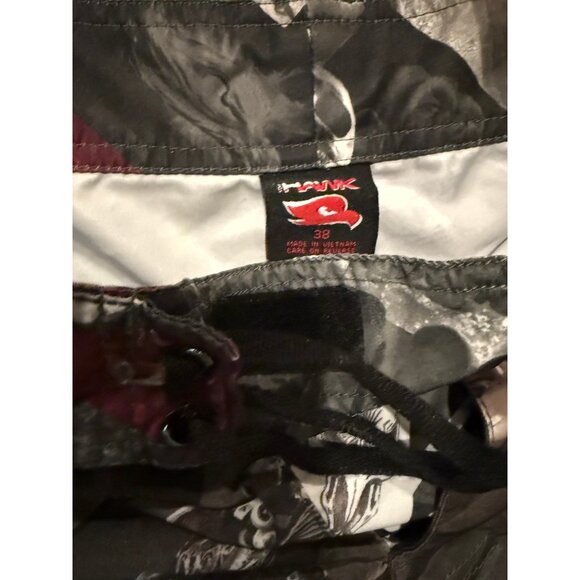 Tony Hawk Board Shorts Mens 38 9" Photo Skater AOP Swim Trunks - Picture 2 of 6